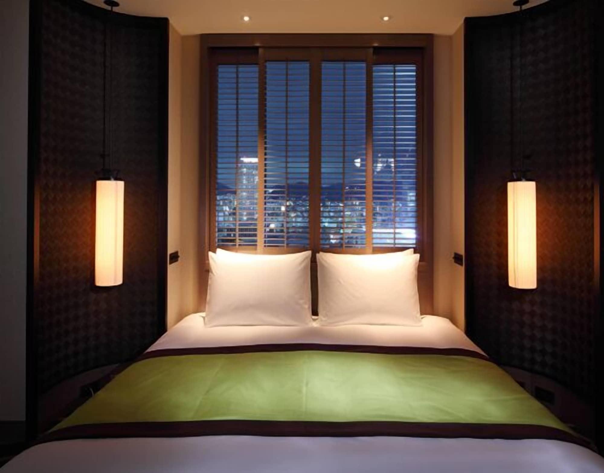 Oriental Hotel Kobe Buitenkant foto A bedroom at the hotel