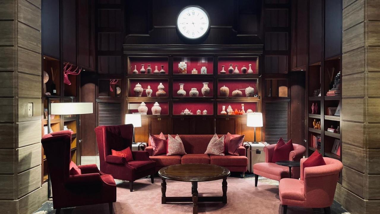 Oriental Hotel Kobe Buitenkant foto The Library at The St. Regis Hong Kong