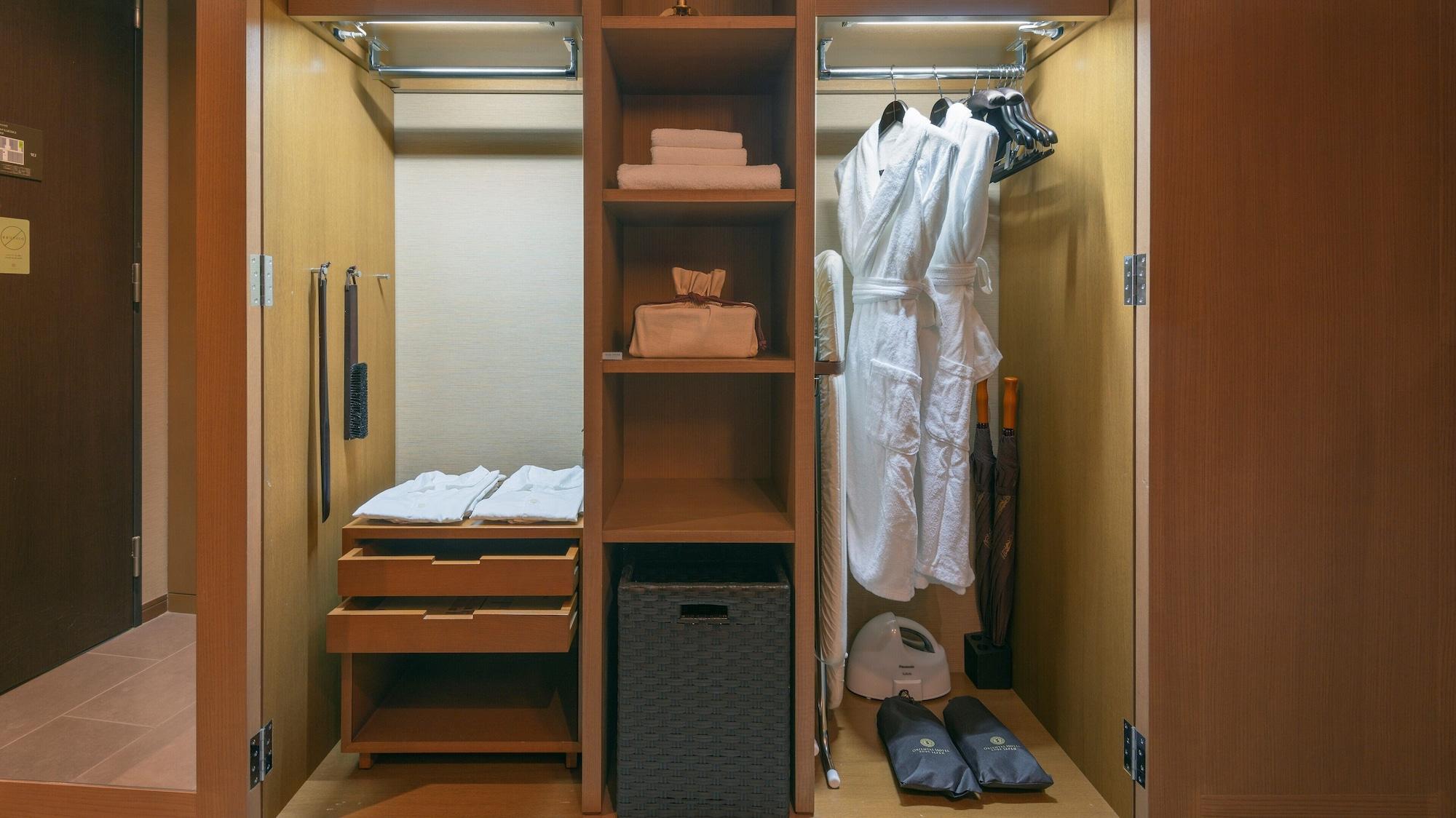 Oriental Hotel Kobe Buitenkant foto A walk-in closet