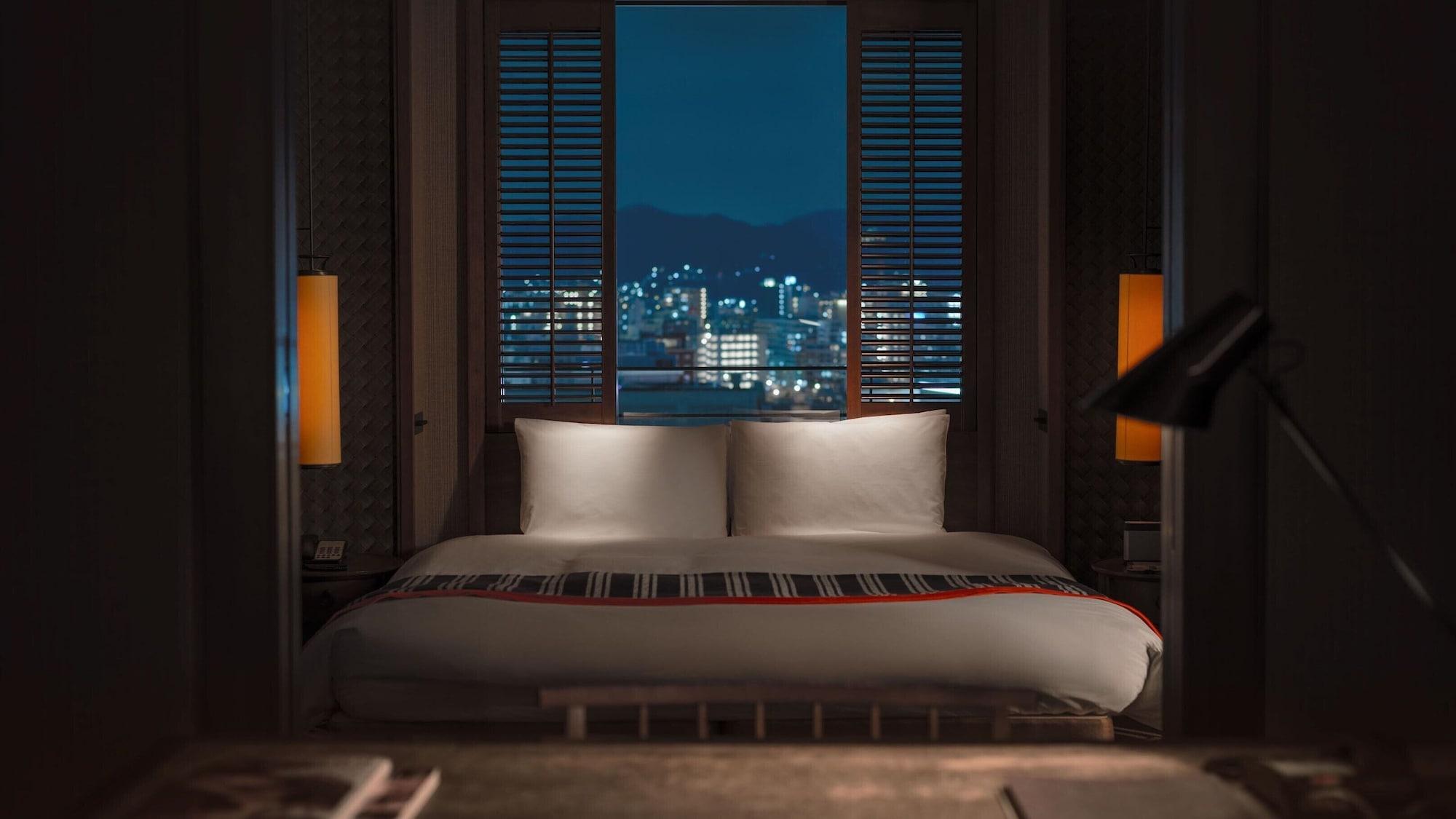 Oriental Hotel Kobe Buitenkant foto A room at the hotel