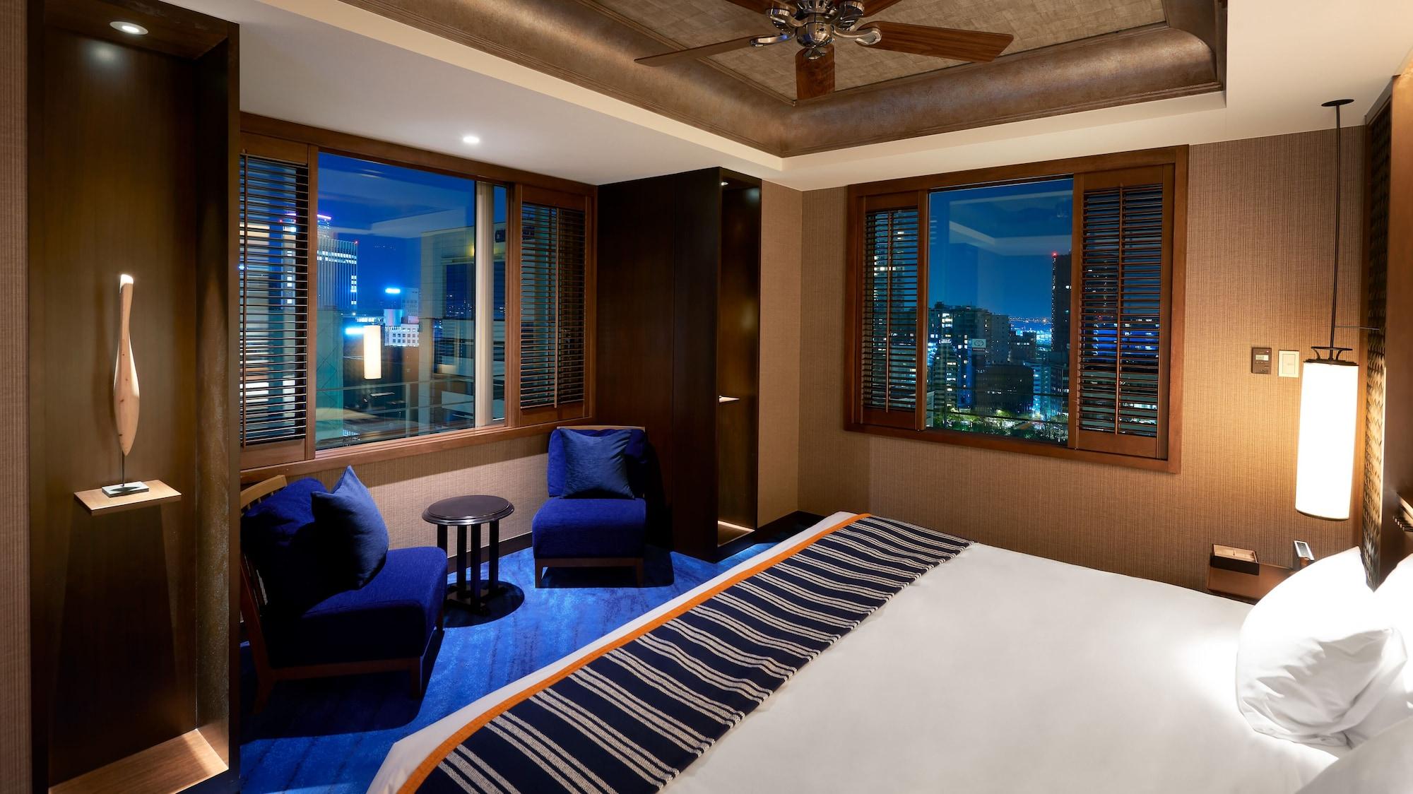 Oriental Hotel Kobe Buitenkant foto A bedroom at the hotel